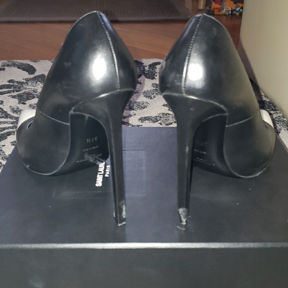 Like New Yves Saint Laurent YSL Pumps - Picture 3 of 5